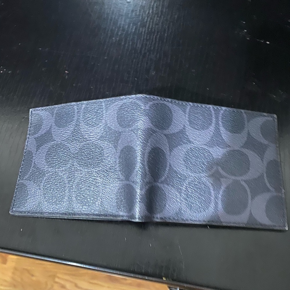 coach peeble grain leather wallet